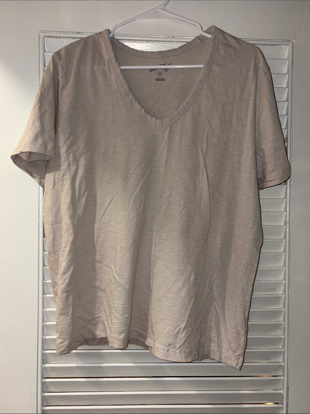 Trendy Universal Thread Neutral Colored V-Neck Short Sleeve Blouse🔥